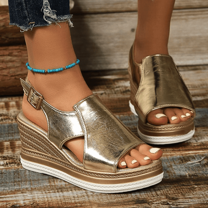 Baylie - Chic Metallic Sandals
