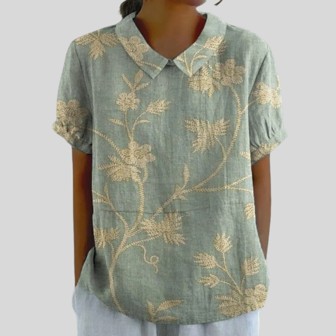 Chic Floral Top with Relaxed Fit