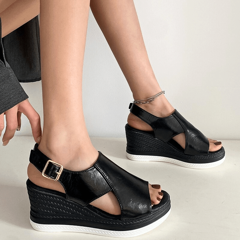 Baylie - Chic Metallic Sandals