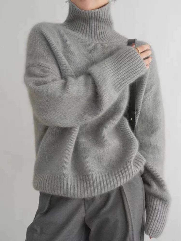 Amaya | Luxurious Cashmere Roll Neck Sweater