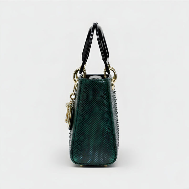 Izabela – Stylish and Adaptable Bag