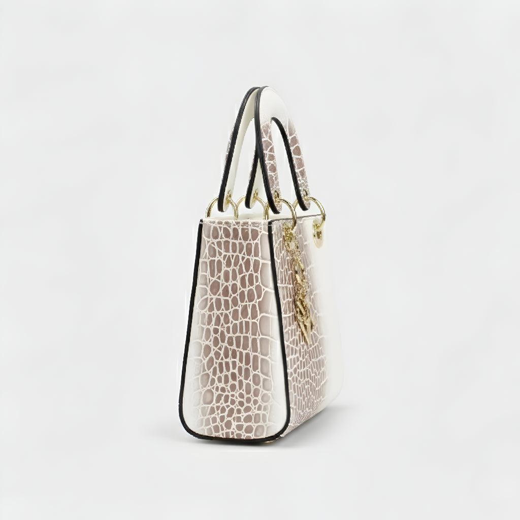 Izabela – Stylish and Adaptable Bag