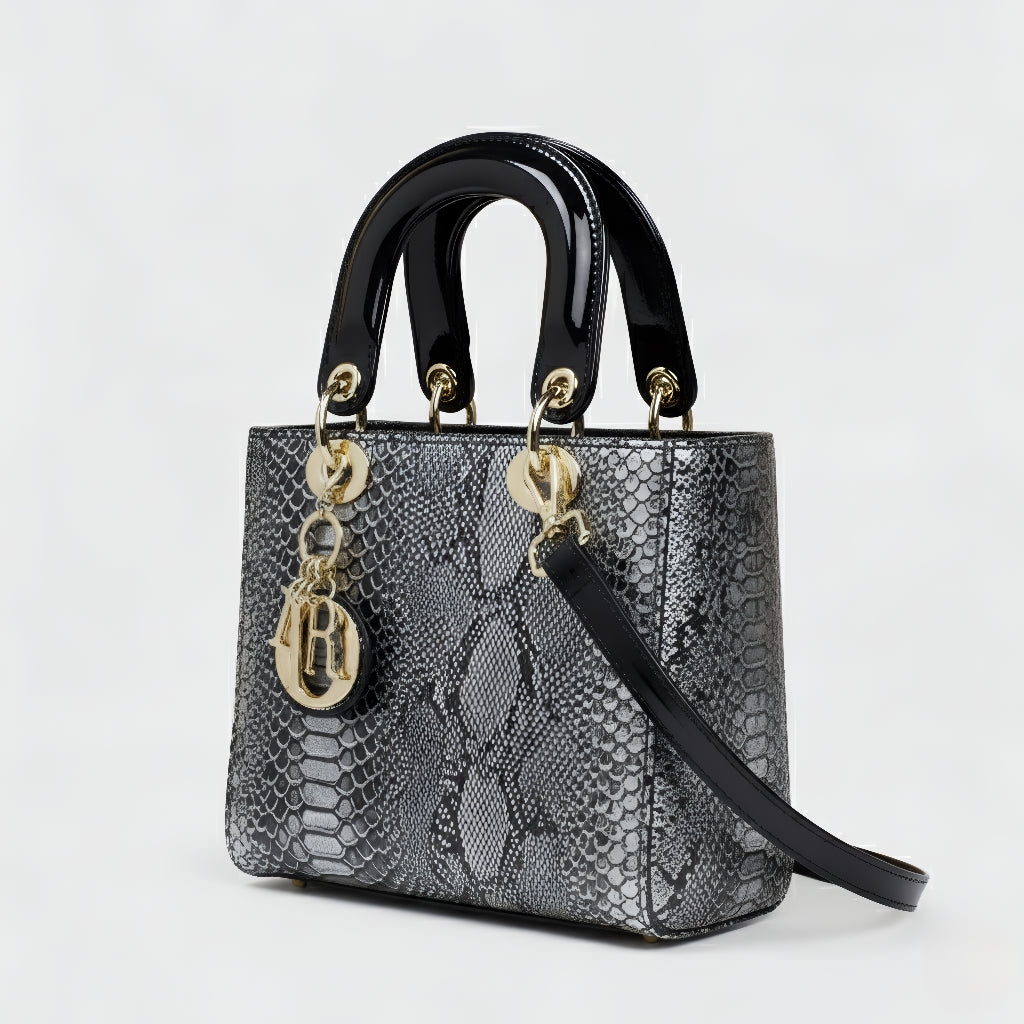 Izabela – Stylish and Adaptable Bag