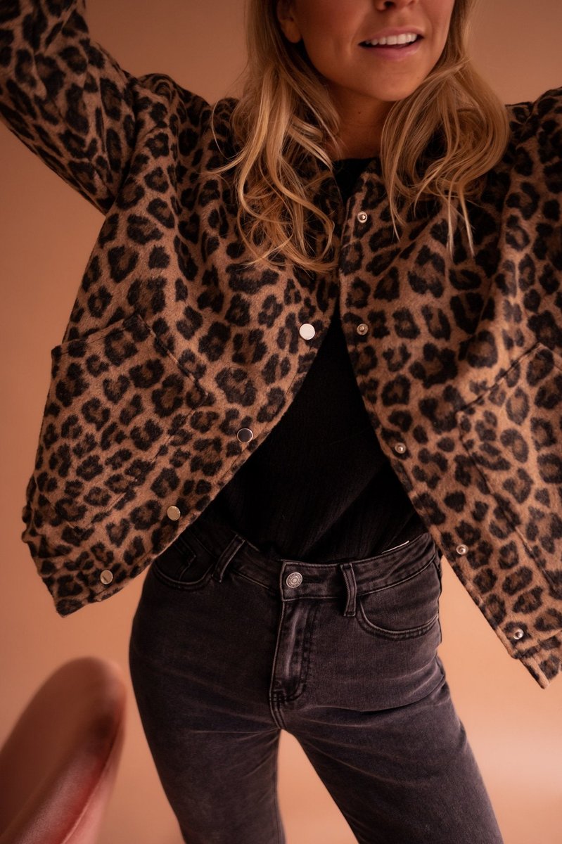Linda | Oversized Leopard Print Jacket